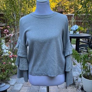 gray sweater ruffled sleeves L